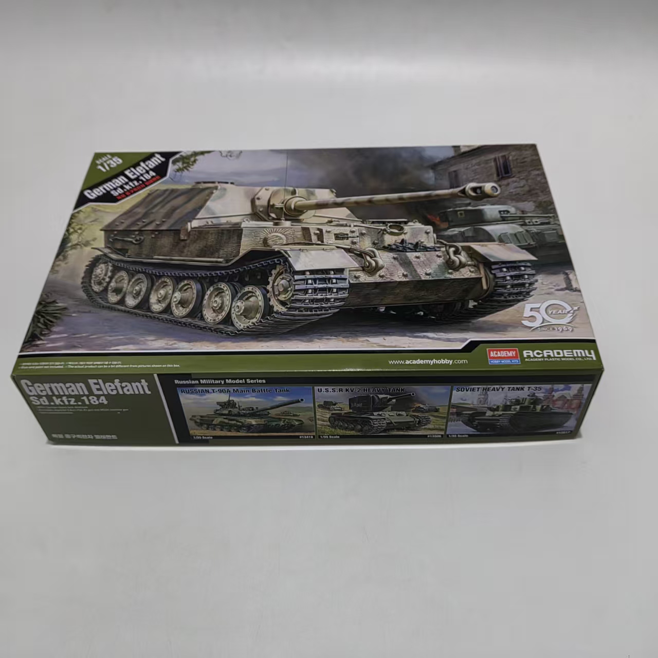 AC13537 ACADEMY 1/35  Elefant  - đánh giá và giá Model Kit History