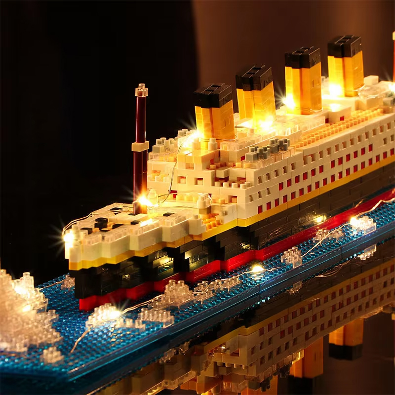 DIY Titanic Creative Luxury Ic - đánh giá và giá Model Kit Titanic
