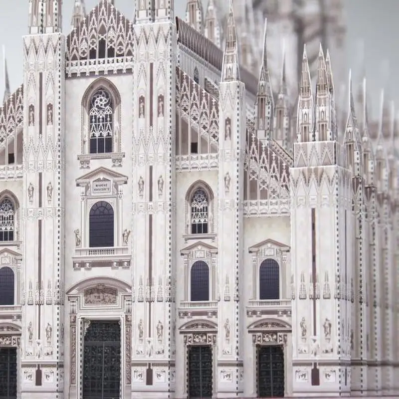 Milan Nhà Thờ Chính Tòa Ý Thế  - đánh giá và giá Model Kit Italeri